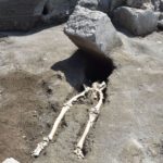 Pompei scheletro schiacciato